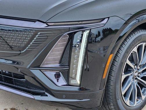 2025 Cadillac LYRIQ Sport