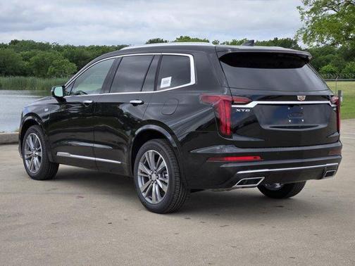 2025 Cadillac XT6 Premium Luxury FWD
