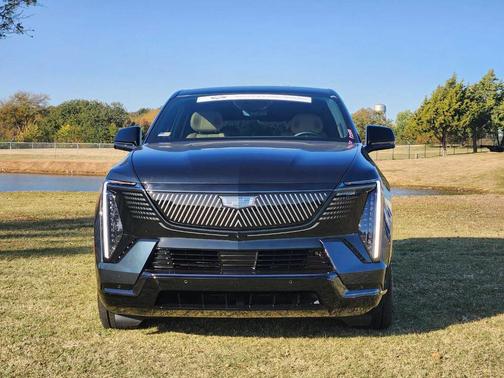 2025 Cadillac Escalade IQ Sport 2