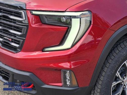 2025 GMC Acadia AT4