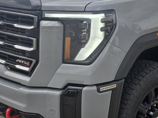 2025 GMC Sierra 2500 AT4