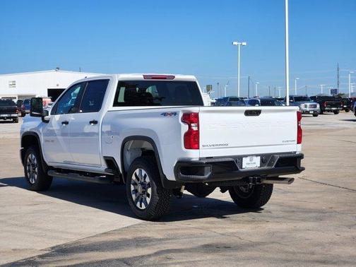 2026 Chevrolet Silverado 2500 Custom