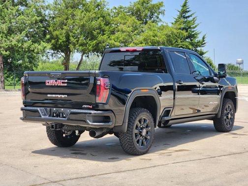 2025 GMC Sierra 2500 AT4