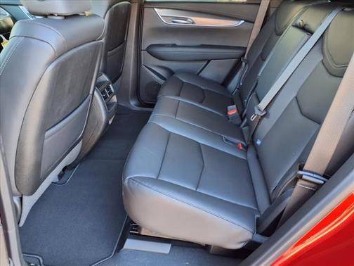 2025 Cadillac XT5 Luxury