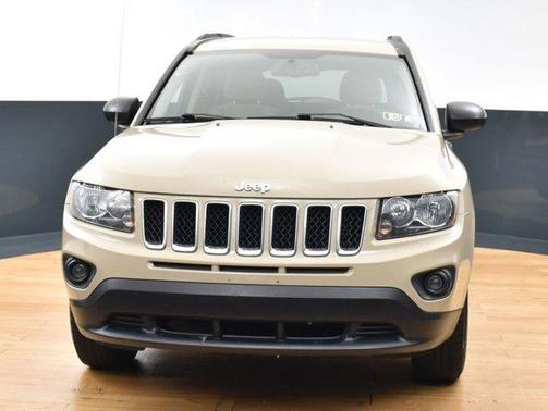 Photo 2 of 43 of 2016 Jeep Compass Sport