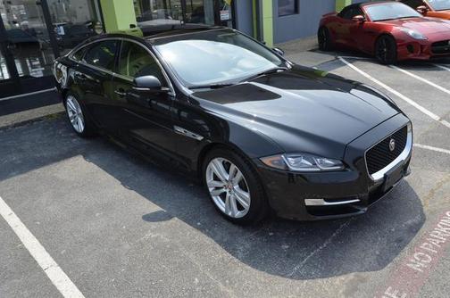2016 Jaguar XJ XJ R-Sport