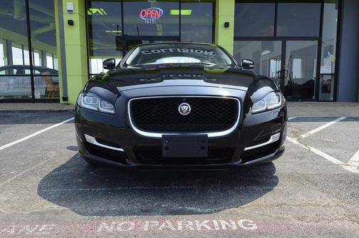 2016 Jaguar XJ XJ R-Sport