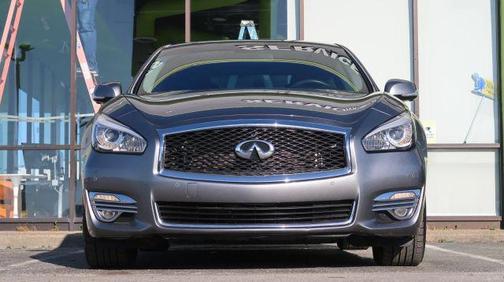 2017 INFINITI Q70 3.7