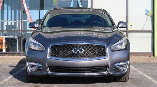 2017 INFINITI Q70 3.7