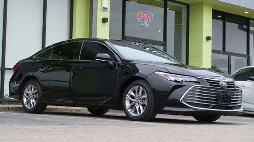 Black 2019 Toyota Avalon XLE