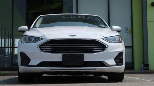 White 2019 Ford Fusion SE