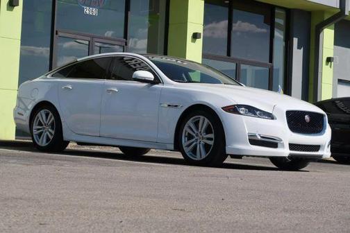 2019 Jaguar XJ XJ R-Sport