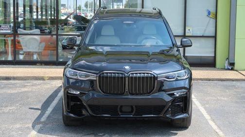 2021 BMW X7 M50i