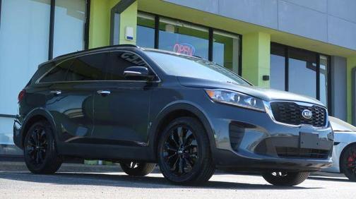 Gray 2019 Kia Sorento S