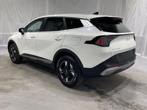 Snow White Pearl 2026 Kia Sportage LX