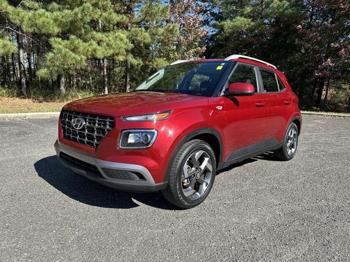 2024 Hyundai VENUE SEL