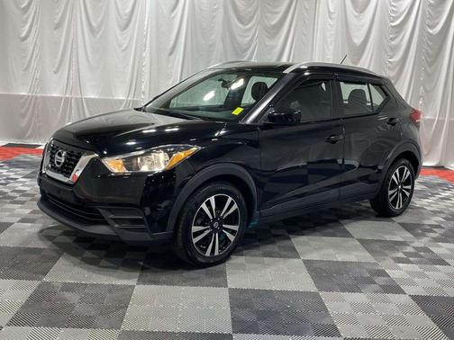 Super Black 2019 Nissan Kicks SV