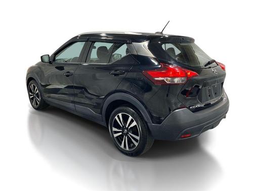 Super Black 2019 Nissan Kicks SV