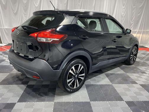 Super Black 2019 Nissan Kicks SV