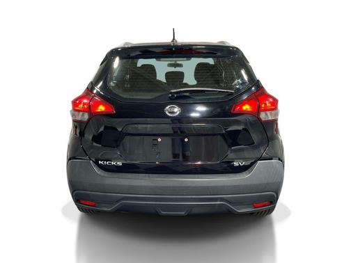 Super Black 2019 Nissan Kicks SV