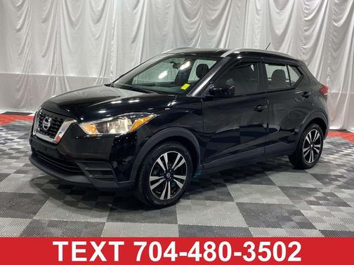 Super Black 2019 Nissan Kicks SV