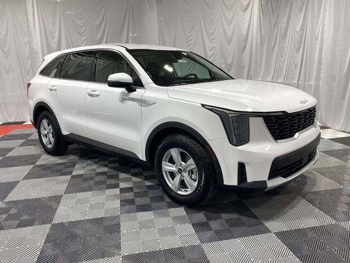 Glacial White Pearl 2026 Kia Sorento LX