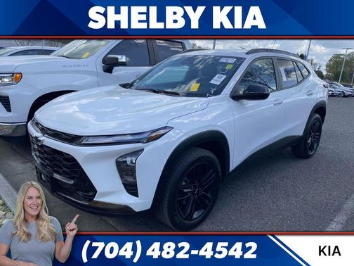 Summit White 2024 Chevrolet Trax FWD ACTIV