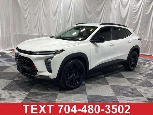 Summit White 2024 Chevrolet Trax FWD ACTIV