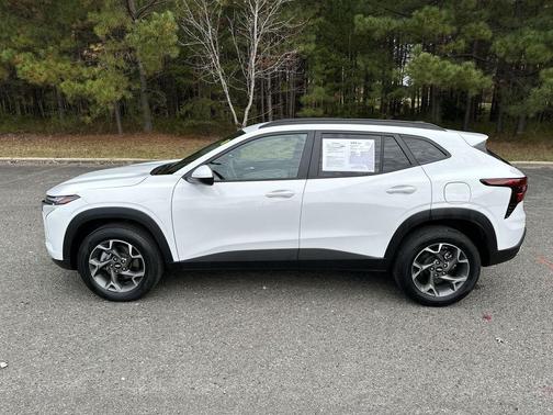 2024 Chevrolet Trax LT