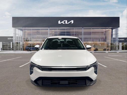 Snow White Pearl 2026 Kia K4 LXS