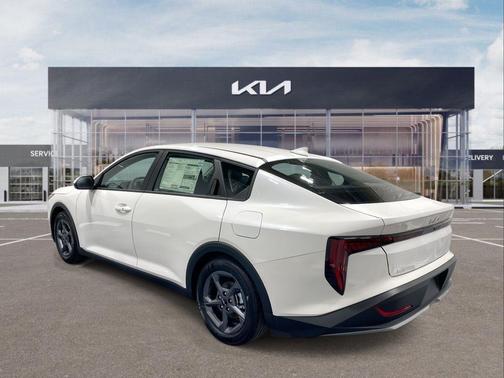 Snow White Pearl 2026 Kia K4 LXS