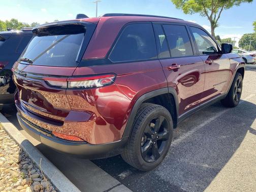 Velvet Red Pearlcoat 2023 Jeep Grand Cherokee Altitude