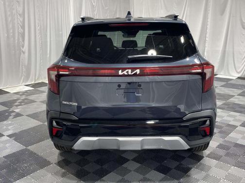 Gravity Gray 2026 Kia Seltos EX