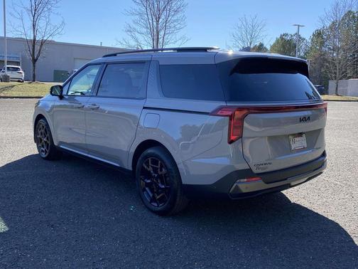2025 Kia Carnival Hybrid SX