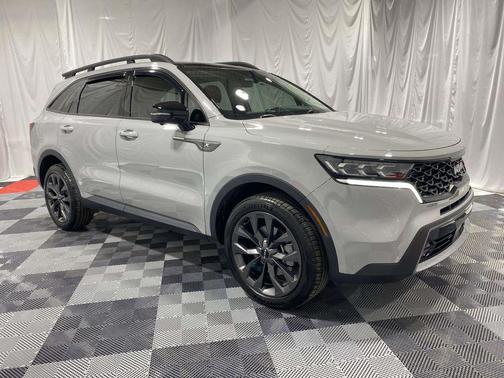 Wolf Gray 2023 Kia Sorento SX