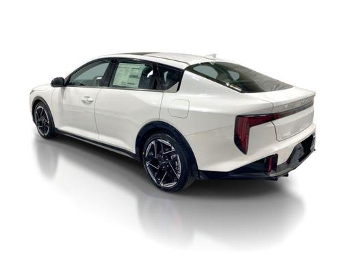 Snow White Pearl 2026 Kia K4 GT-Line
