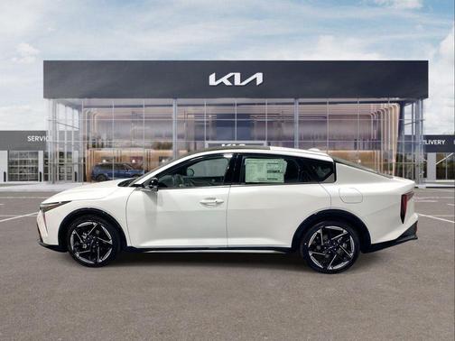 Snow White Pearl 2026 Kia K4 GT-Line