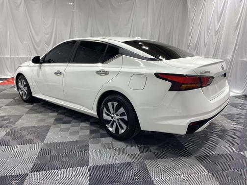 Glacier White 2020 Nissan Altima S FWD