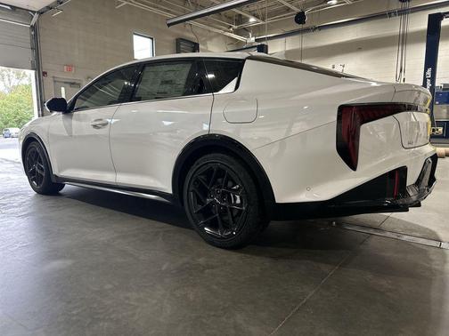 2025 Kia K4 GT-Line Turbo