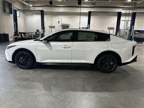 2025 Kia K4 GT-Line Turbo