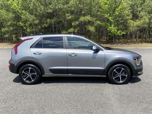 2025 Kia Niro EX