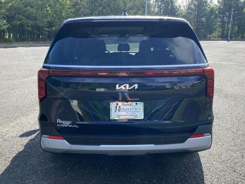 2025 Kia Carnival LXS