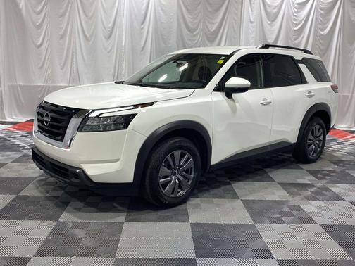 Glacier White 2025 Nissan Pathfinder SV 4WD
