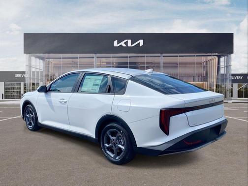 Snow White Pearl 2026 Kia K4 LXS