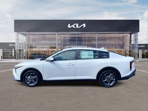 Snow White Pearl 2026 Kia K4 LXS