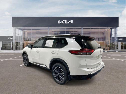 2024 Nissan Rogue Platinum