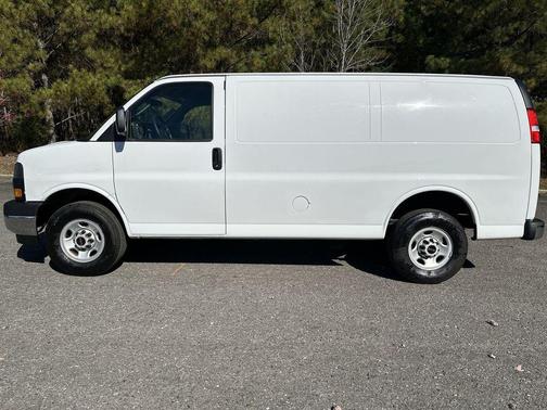 2024 GMC Savana 2500 Work Van