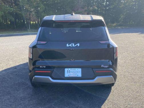 2026 Kia EV9 Light Long Range