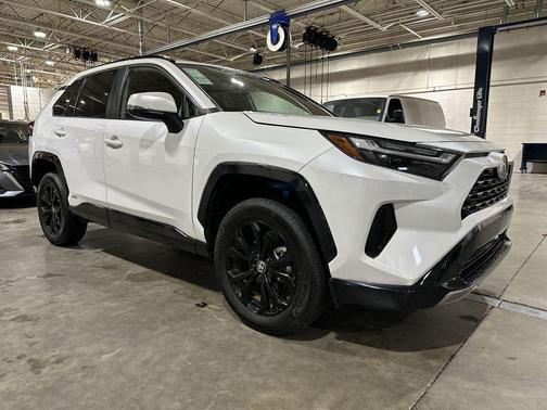 2023 Toyota RAV4 Hybrid SE
