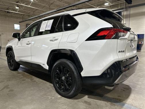 2023 Toyota RAV4 Hybrid SE